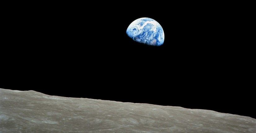 earthrise moon day